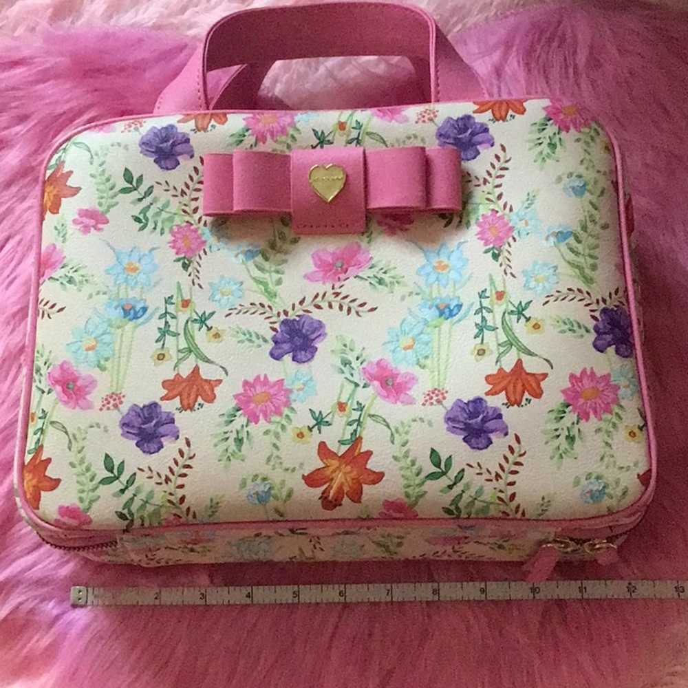 NWOT🌷Betsey Johnson adorably precious floral bag💐🌞 - Picture 4 of 6